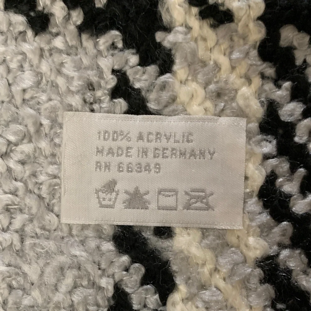 Appleseed's 42” VINTAGE Plaid Scarf - Made in Germany - LIKE NEW!